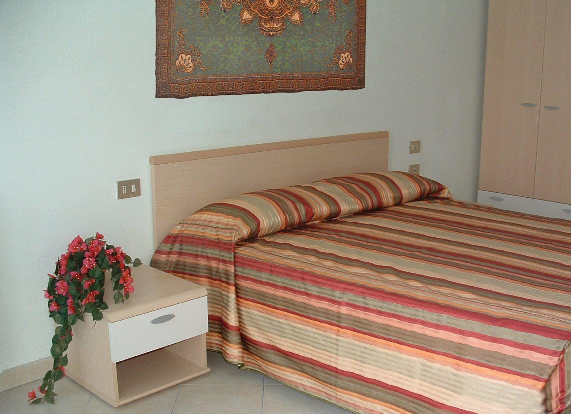 Residence Tre Ponti แวร์บาเนีย ภายนอก รูปภาพ