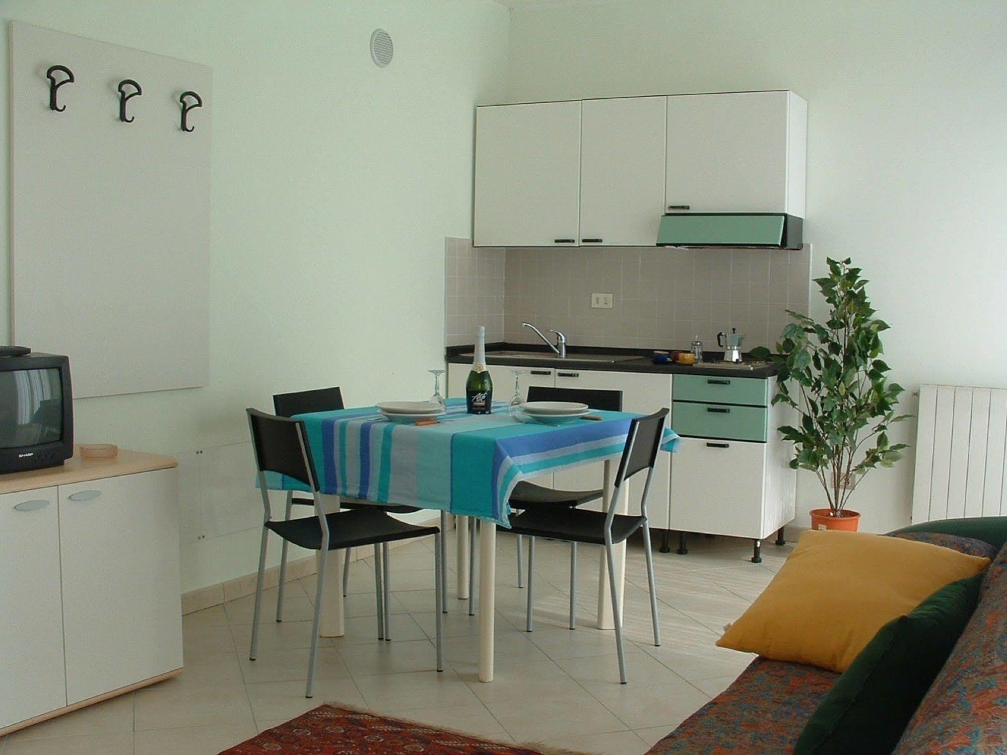 Residence Tre Ponti แวร์บาเนีย ภายนอก รูปภาพ